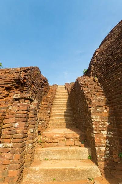Ancient staircase in Sigiriya, Sri Lanka — Stock Photo, Image