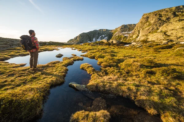 Nascer do sol quente nos Alpes — Fotografia de Stock