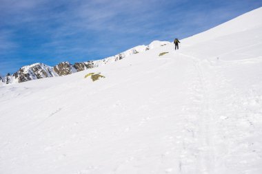 Zirveye doğru Alp touring