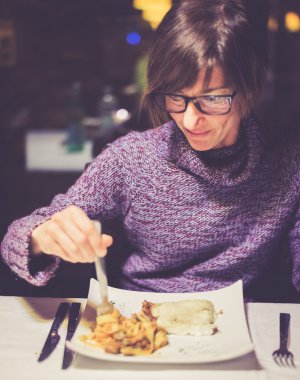 İtalyan restoranında yemek