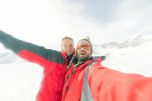 Alpinists selfie on the top — Stock Photo, Image