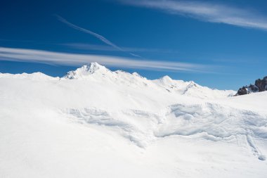 Cephedeki doğal kar korniş
