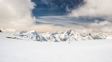 Görkemli dağ zirveleri Alpleri'nde