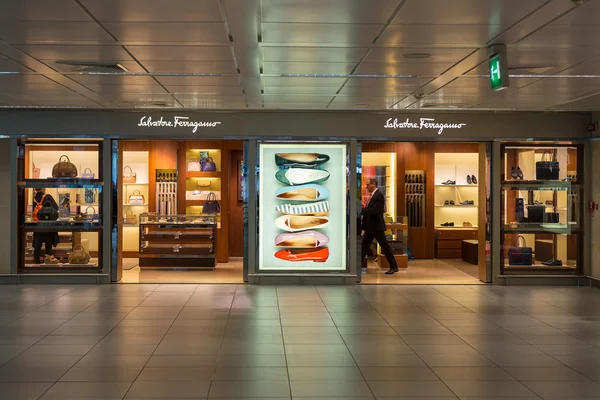 Salvatore Ferragamo depolamak Roma Fiumicino Havaalanı'nda