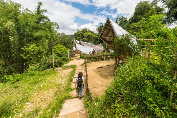 Exploration du village traditionnel de Tana Toraja — Photo