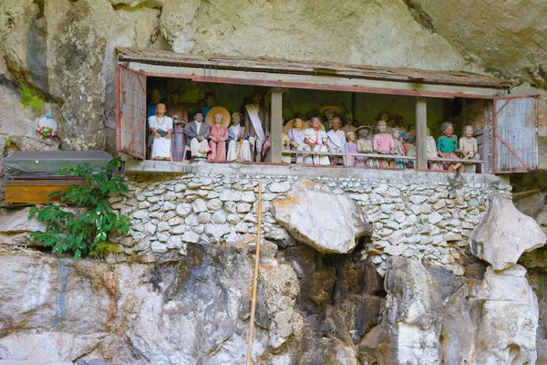 Traditionelle Begräbnisstätte in tana toraja — Stockfoto