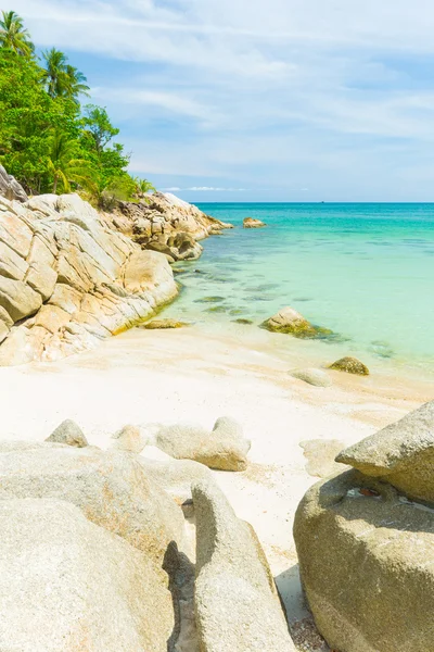Tropical beach és a türkiz víz Thaiföldön — Stock Fotó