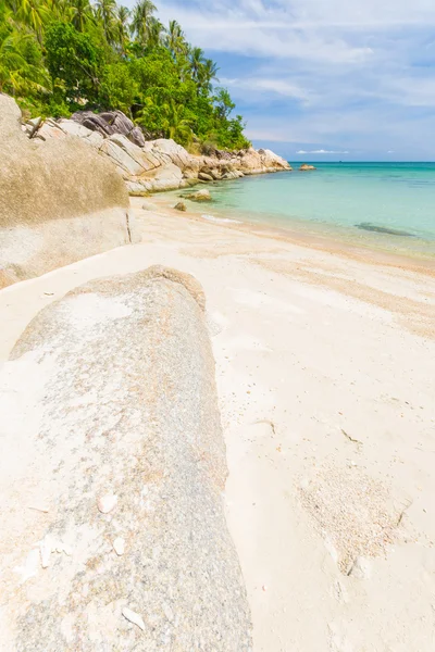 Tropical beach és a türkiz víz Thaiföldön — Stock Fotó