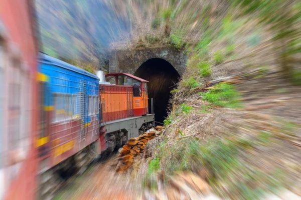 Traveling in Sri Lanka by train, blurred motion — Stock Photo, Image