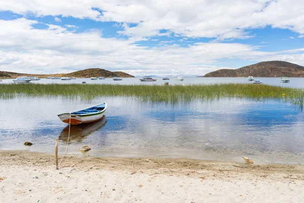 Barcos na Ilha do Sol, Lago Titicaca, Bolívia — Fotografia de Stock