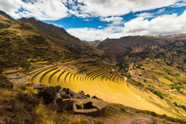 Terrazas Incas en Pisac, Valle Sagrado, Perú — Foto de Stock