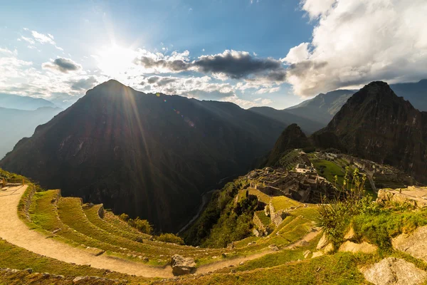 Luz del sol en Machu Picchu desde arriba, Perú — Foto de Stock