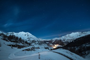 La Thuile Kayak Merkezi gece