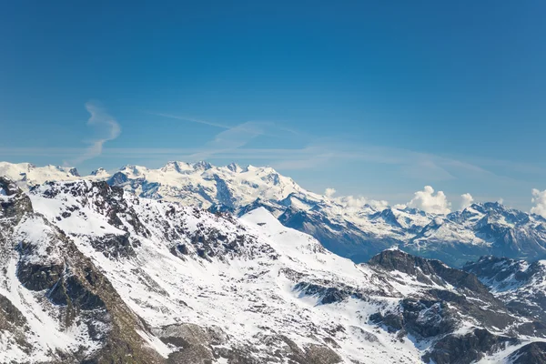 Majestic mountain peaks in winter in the Alps — Stock Photo, Image