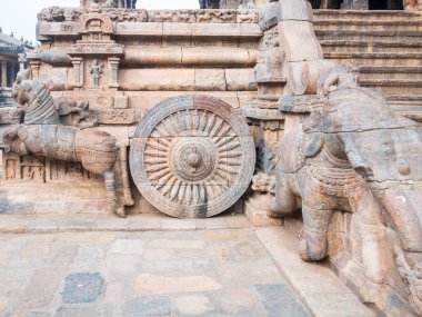 Hampi 'deki inanılmaz tapınak kompleksi, dünyaca ünlü unesco sitesi, antik taş duvarlar ve Hindistan' ın Karnataka kentindeki gizemli geçitler.