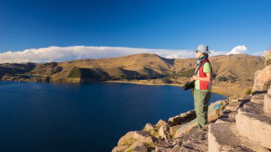 Yukarıdan, Titicaca gölü, Bolivya manzaraya bakarak turizm