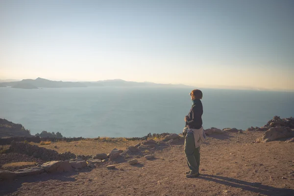 Titicaca gölü, Amantani günbatımı ' ada, Peru, tonlu görüntü — Stok fotoğraf