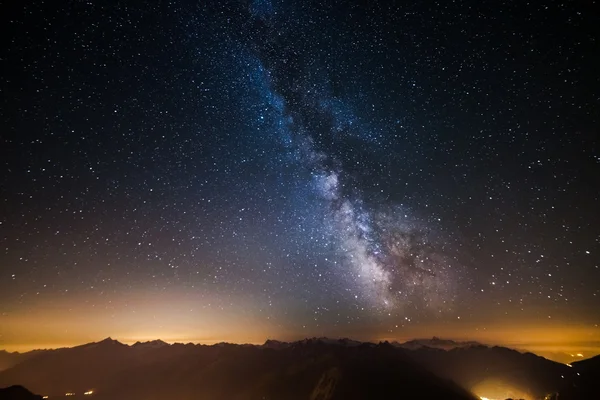 La Vía Láctea vista desde lo alto de los Alpes —  Fotos de Stock