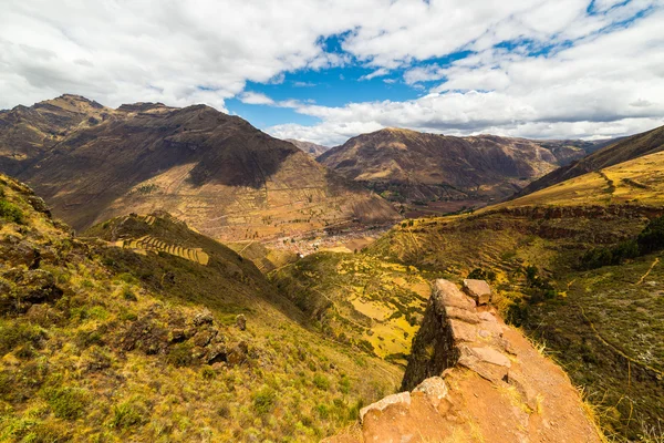 Lanskap megah Lembah Suci dari Pisac, Peru — Stok Foto