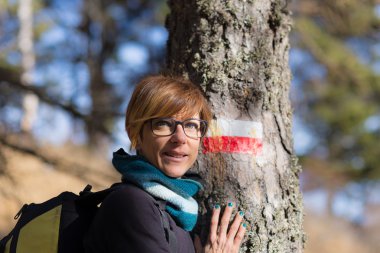 Woodland doğal ifade ile Bayan portresi