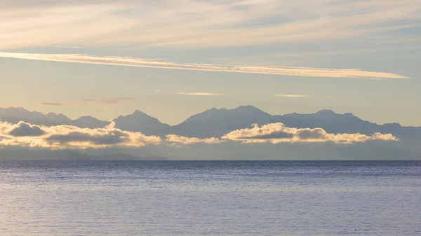 Cordillera Real al amanecer, Lago Titicaca, Bolivia —  Fotos de Stock