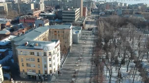 Fotografia aerea di un paesaggio urbano in estate in una giornata di sole — Video Stock