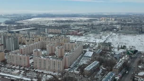 Fotografia aerea di un paesaggio urbano in estate in una giornata di sole — Video Stock