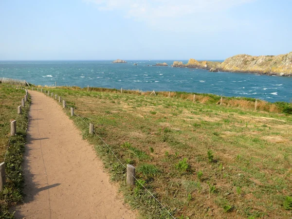 海岸沿いの道。ブルターニュ、フランス. — ストック写真