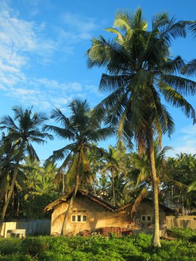 Tipik Asya ev gündoğumu ışık