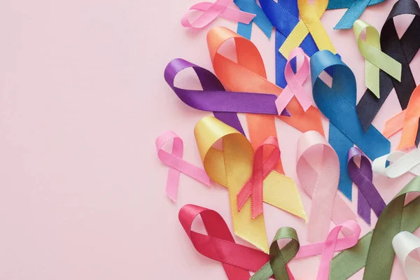 Цветные Ленты Розовом Фоне Информированность Раке Всемирный День Рака — стоковое фото
