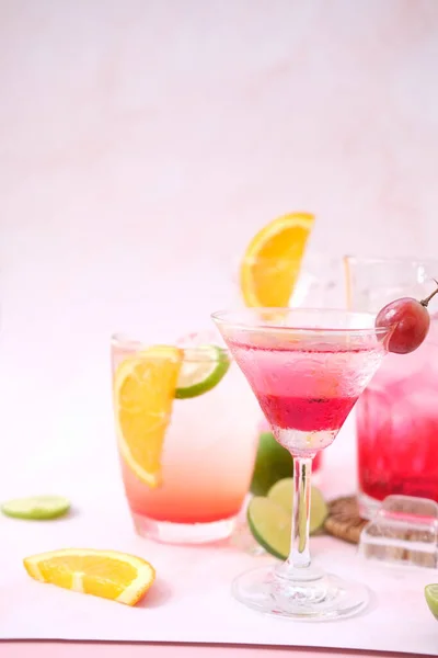 Cocktail Lime Close White Background — 스톡 사진