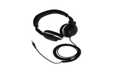 Beyaz arkaplanda izole kulaklıklar