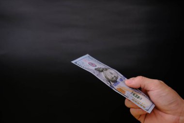 Para ve banknot para masanın arka planında ve tasarruf para ve iş büyüme kavramı, finans ve yatırım kavramı