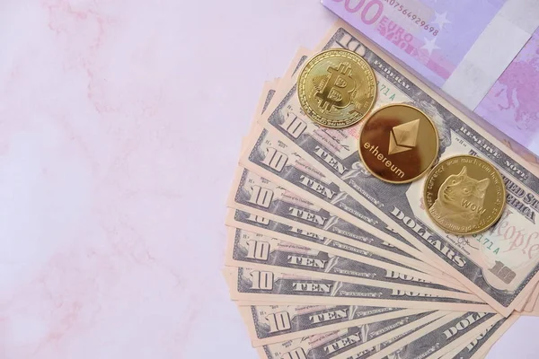 Bitcoin, Etherium, Ripple, Monero coin, Dogecoin, TRON coin, EOS coin, Dash coin, Cryptocurrency yeni dijital para konsepti