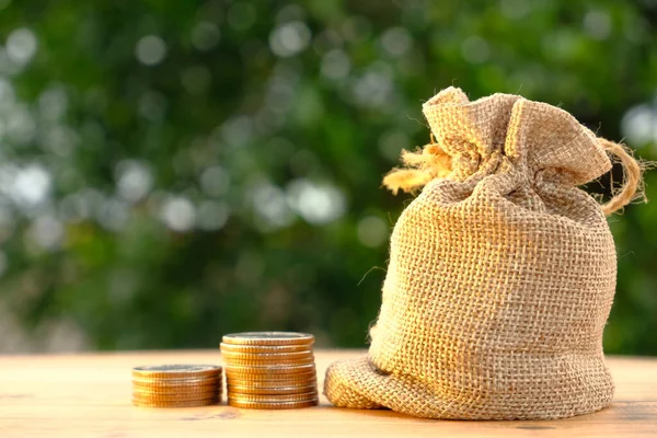 Monedas Fondo Mesa Ahorro Dinero Concepto Crecimiento Del Negocio Las —  Fotos de Stock