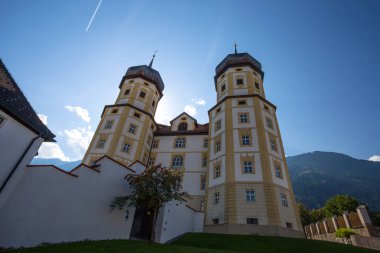 STAMS, AUSTRIA, SEPTEMBER 9, 2020 - Stams, Imst ilçesi, Tyrol, Avusturya 'da Cistercian Stams Abbey (Stift Stams).