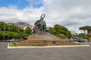 GENOA, ITALY 12 Mayıs 2021 - Bin Anıtı, (Monumento dei Mille) Garibaldi 'nin seferinin başladığı Quarto dei Mille' deki keşif gezisine adanmıştır, Cenova, İtalya
