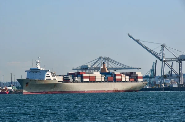 Seattle kargo gemisi kapalı yüklenmesi bekleniyor