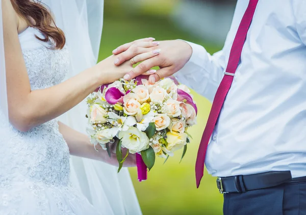 Buquê de casamento, flores, rosas, belo buquê — Fotografia de Stock