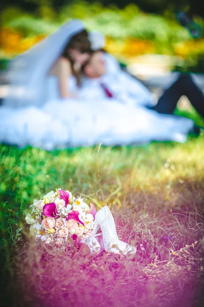 Svatební kytice, květiny, růže, krásnou kytici — Stock fotografie