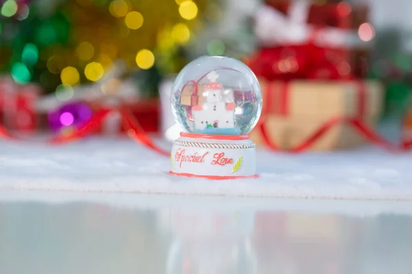 Красивый Подарок Рождественскими Украшениями — стоковое фото