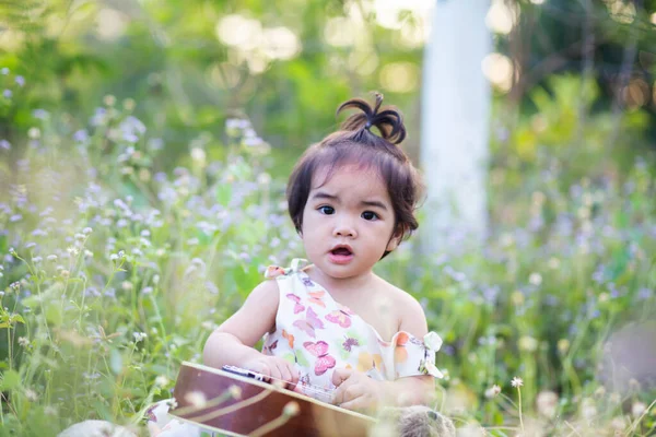 Cute Girl Smiling Brightly Setting Sun — Stock Photo, Image