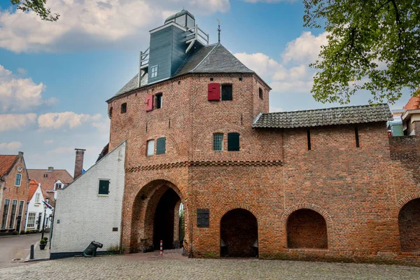 Den Gamle Middelalderske Bymuren Byen Harderwijk Med Den Eneste Gjenværende stockfoto