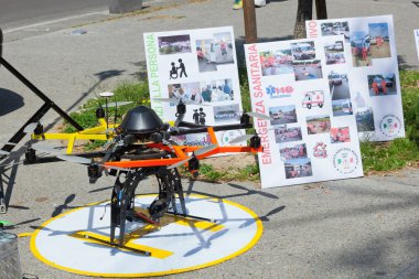 Tabii ki ilk yardım, kurtarma için dron