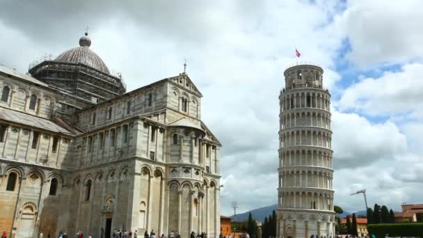 Zeitraffer des historischen Pisa-Turms und der Kathedrale — Stockvideo