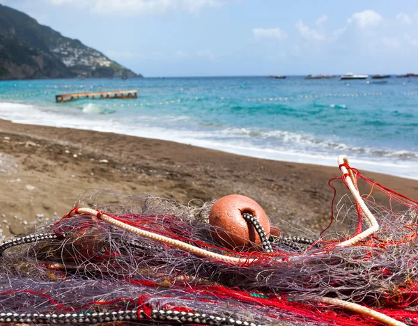 Fischernetze am Strand von Positano — Stockfoto