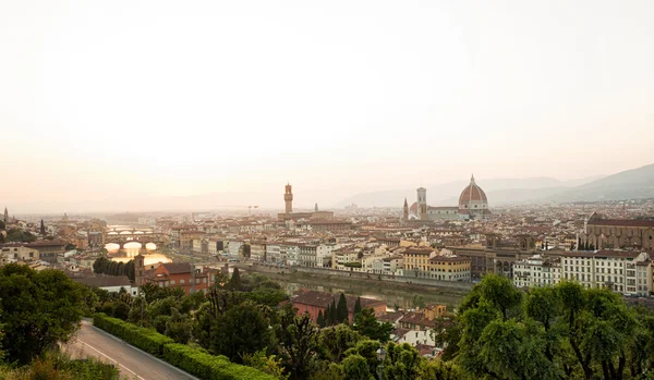 Pôr-do-sol dourado de Florença, Itália . — Fotografia de Stock