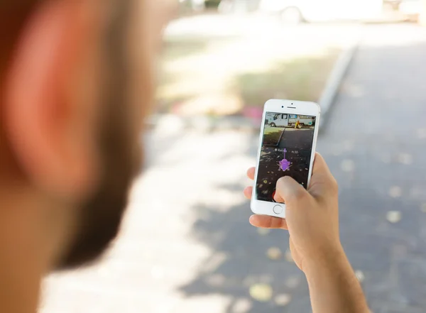 Nintendo Pokemon GO smartphone realtà aumentata — Foto Stock