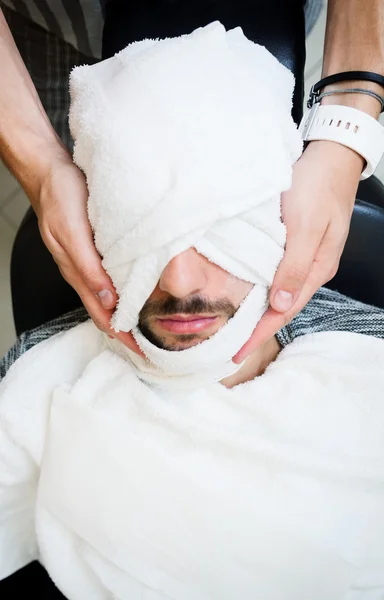 수염을 면도의 전통 의식 — 스톡 사진