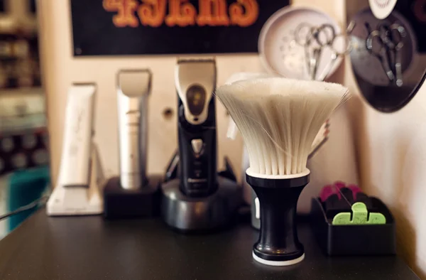 Conjunto de barbear escova na barbearia — Fotografia de Stock